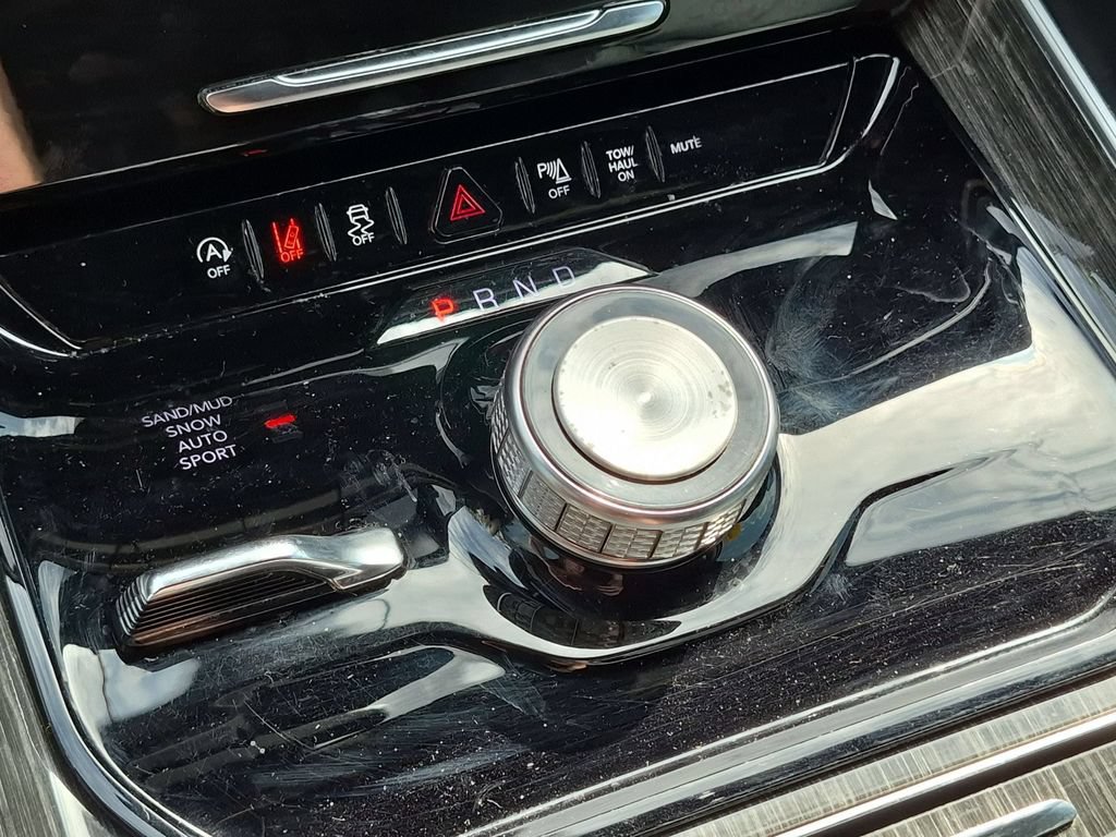 Used 2022 Jeep Wagoneer Series II AWD/4WD image 27
