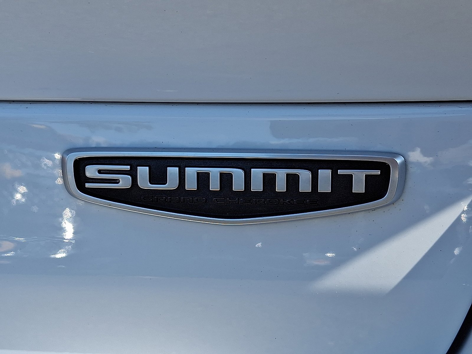Used 2022 Jeep Grand Cherokee Summit AWD/4WD image 31