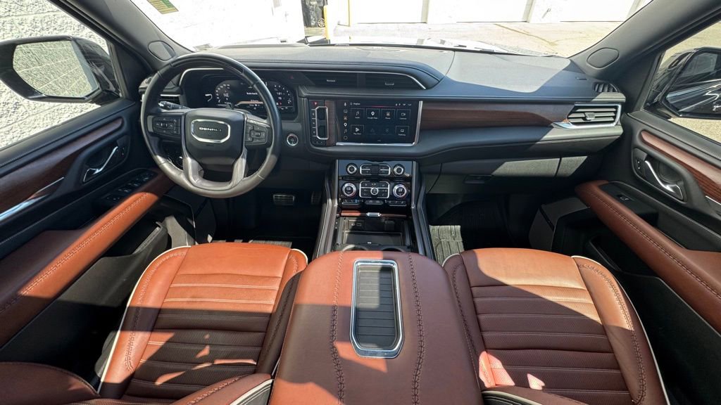 Used 2023 GMC Yukon XL Denali Ultimate image 14