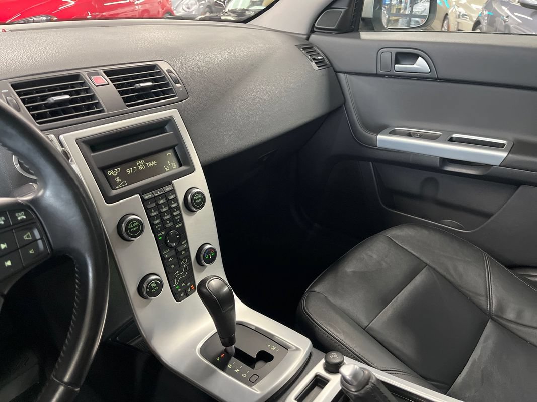 Used 2011 Volvo V50 T5 w/ Preferred Pkg FWD image 40