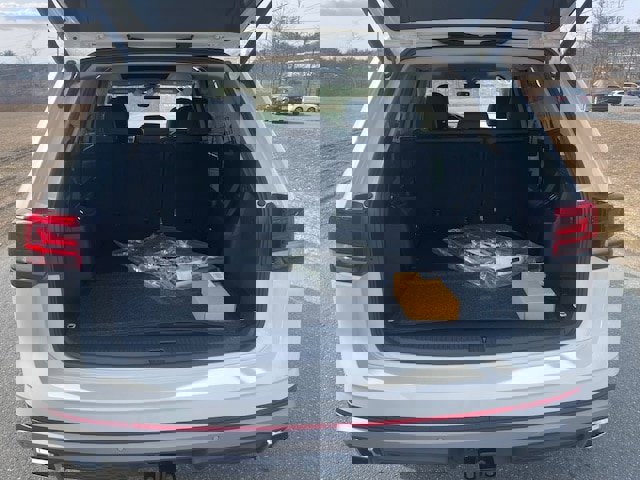 New 2026 Volkswagen Atlas Peak Edition image 7