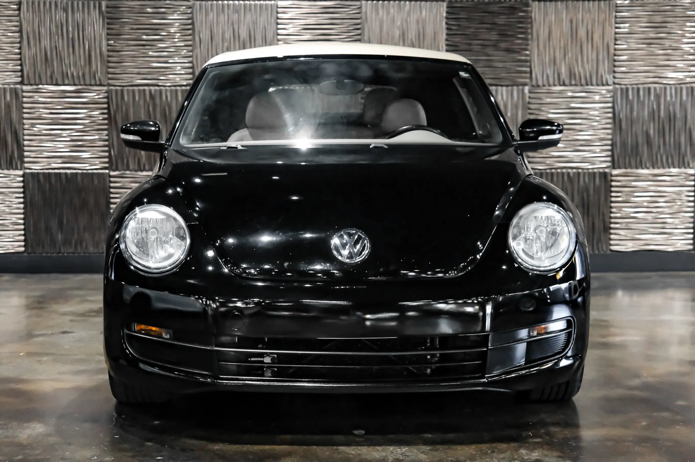 Used 2014 Volkswagen Beetle 2.5 FWD image 8