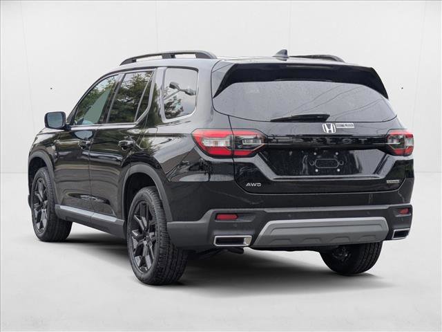 New 2025 Honda Pilot Touring image 9