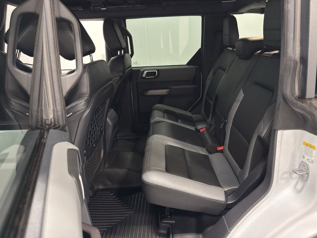 Used 2023 Ford Bronco Black Diamond w/ Sasquatch Package image 28