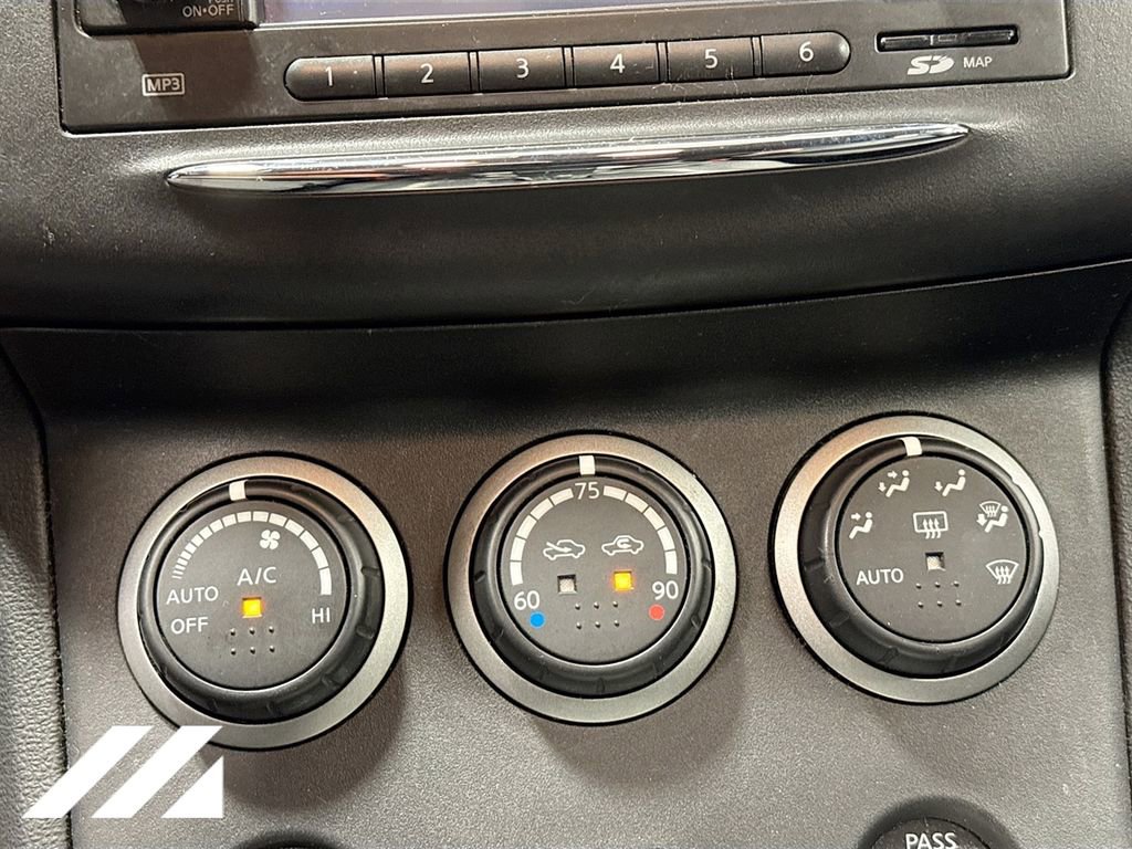 Used 2012 Nissan Rogue SL AWD/4WD image 18