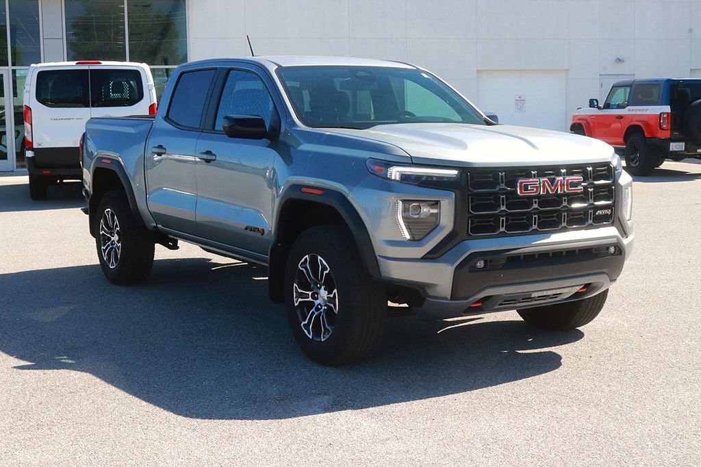 Used 2023 GMC Canyon AT4 w/ AT4 Premium Package AWD/4WD image 3