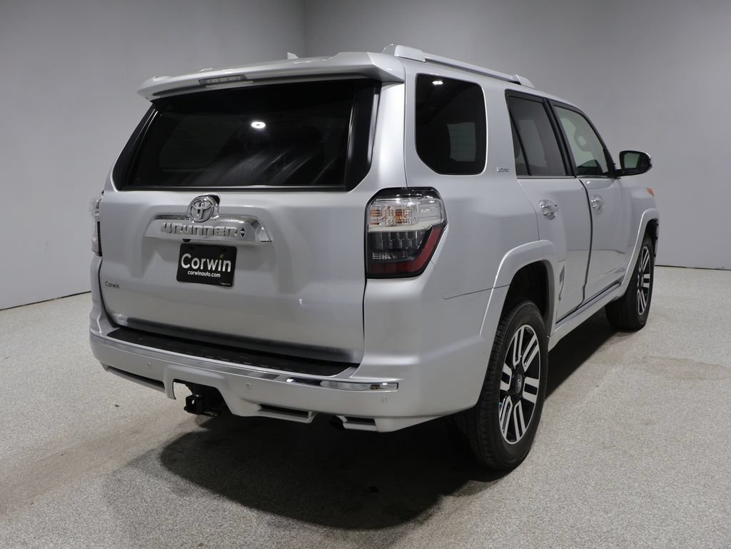 Used 2022 Toyota 4Runner Limited AWD/4WD image 2