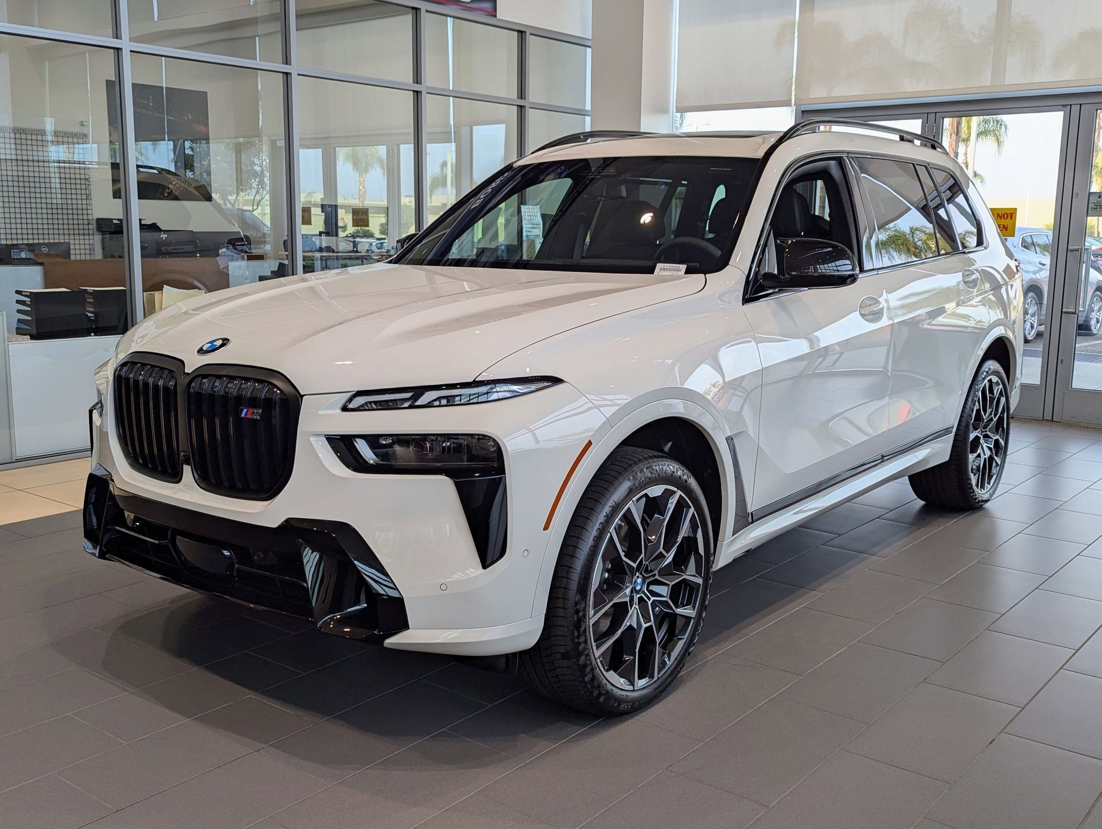 New 2026 BMW X7 M60i image 3