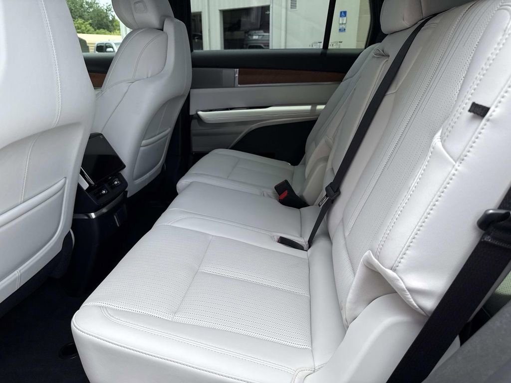 New 2026 Cadillac Vistiq Sport image 14