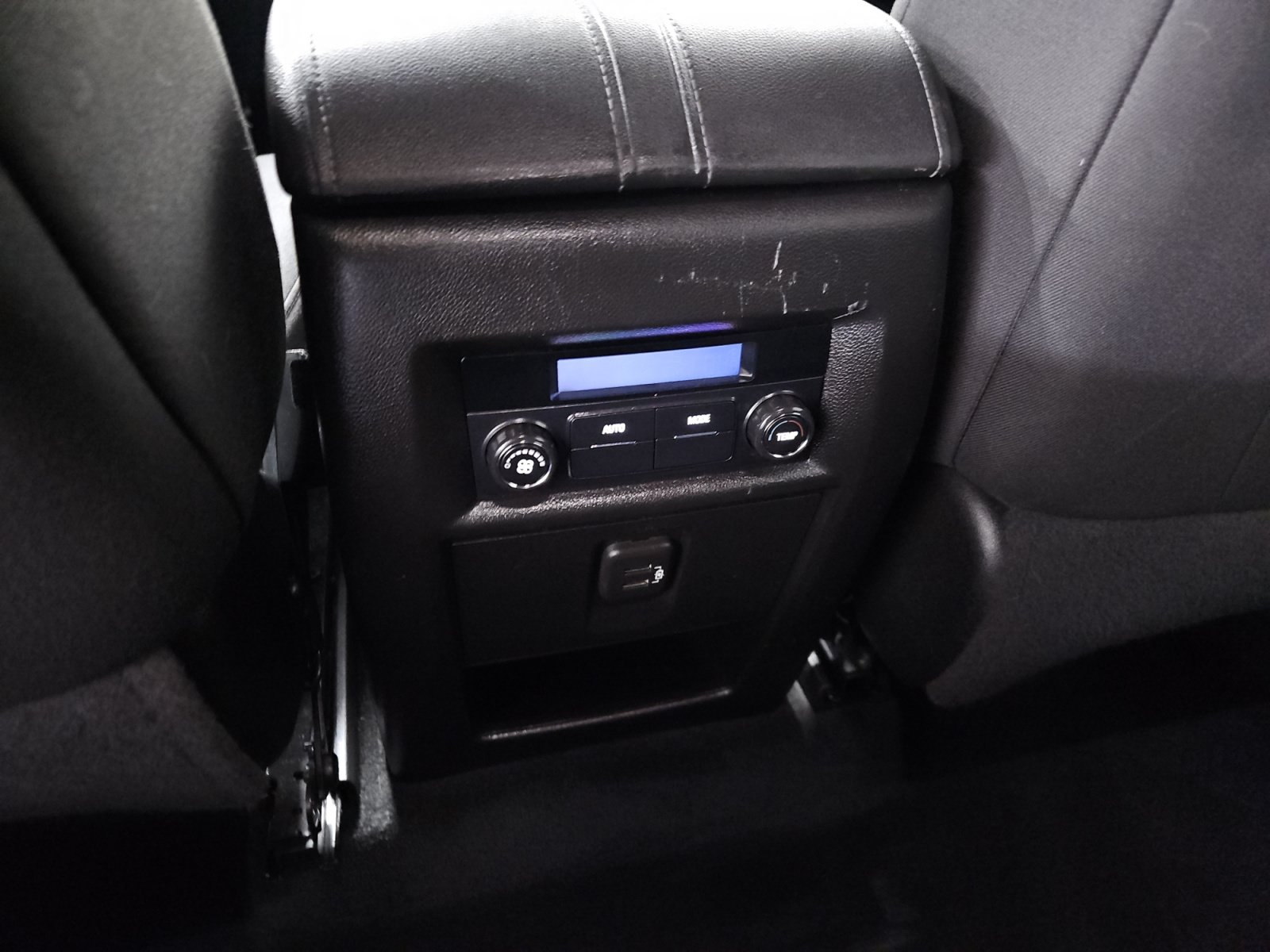 Used 2022 Chevrolet Traverse LT FWD image 13