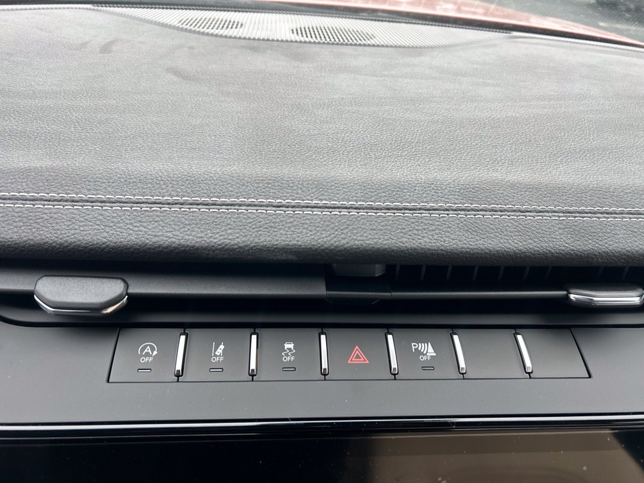 New 2027 Jeep Grand Cherokee Limited AWD/4WD image 22