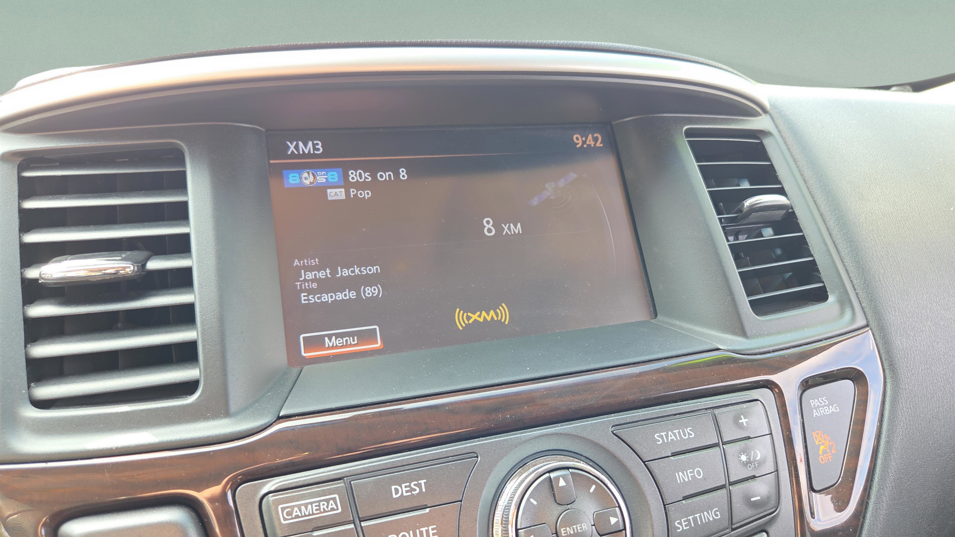 Used 2015 Nissan Pathfinder Platinum FWD image 19