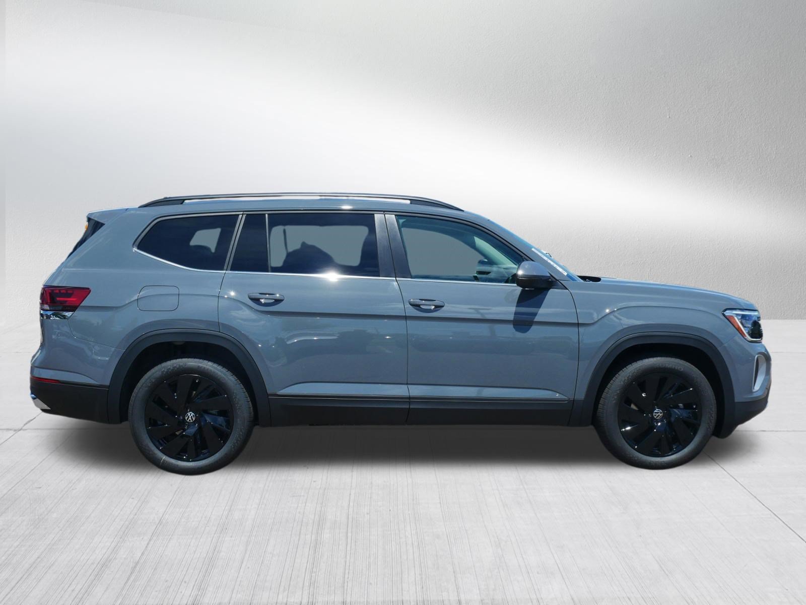 New 2026 Volkswagen Atlas SE AWD/4WD image 2