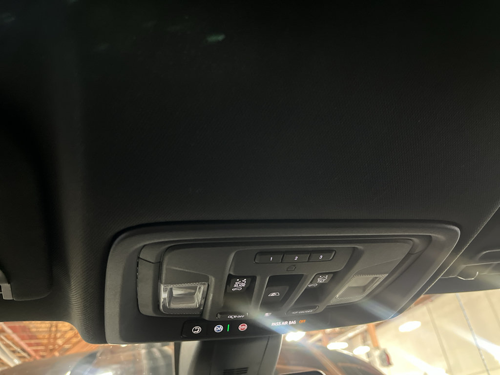Certified 2022 Chevrolet Silverado 1500 High Country AWD/4WD image 36
