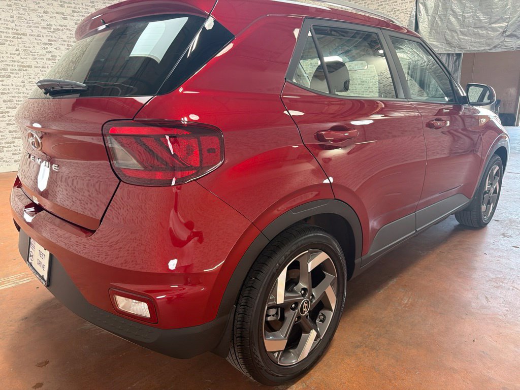 Certified 2026 Hyundai Venue SEL FWD image 7