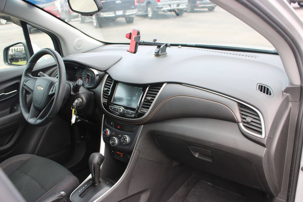 Used 2017 Chevrolet Trax LS FWD image 25