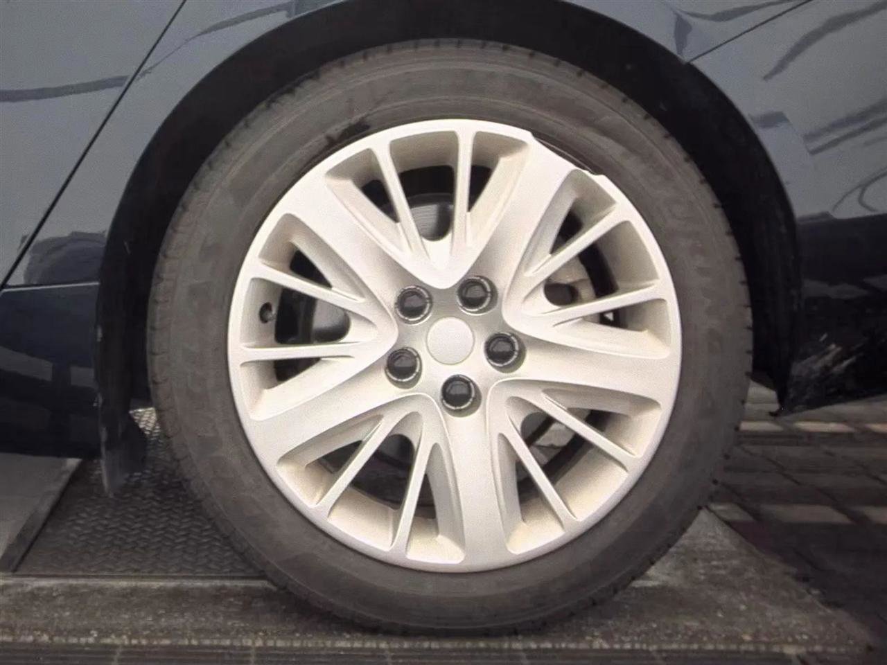 Used 2018 Chevrolet Impala LS FWD image 12