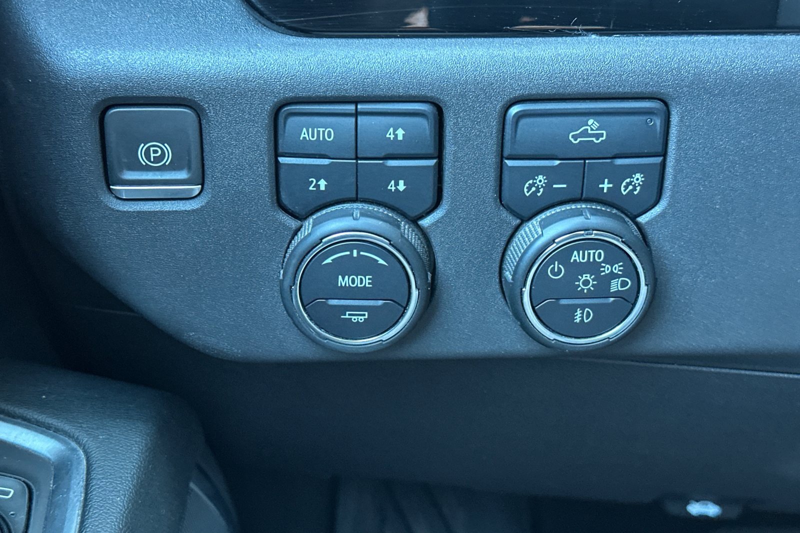 Used 2023 Chevrolet Silverado 1500 LT Trail Boss w/ Protection Package image 39