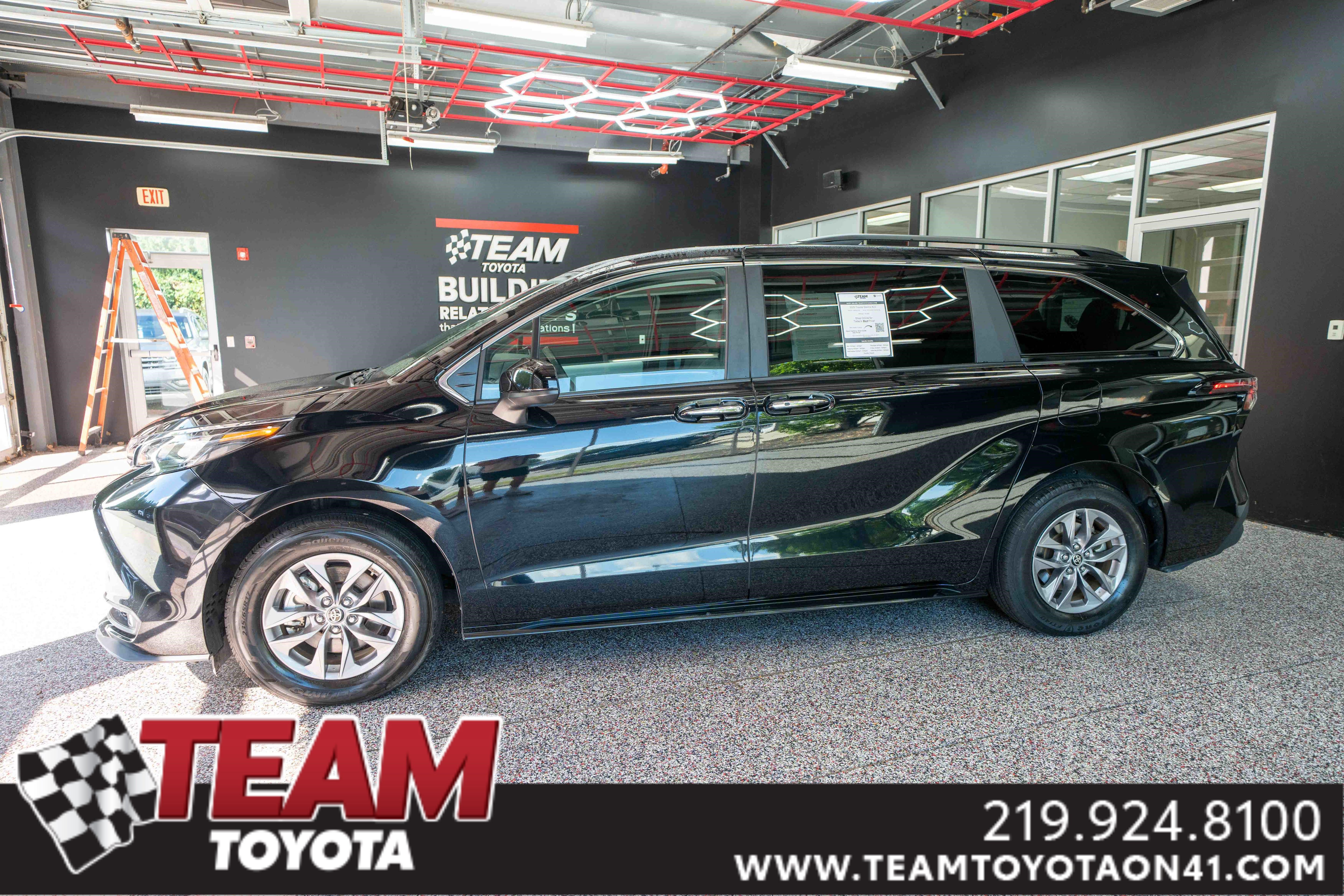 Used 2025 Toyota Sienna XLE