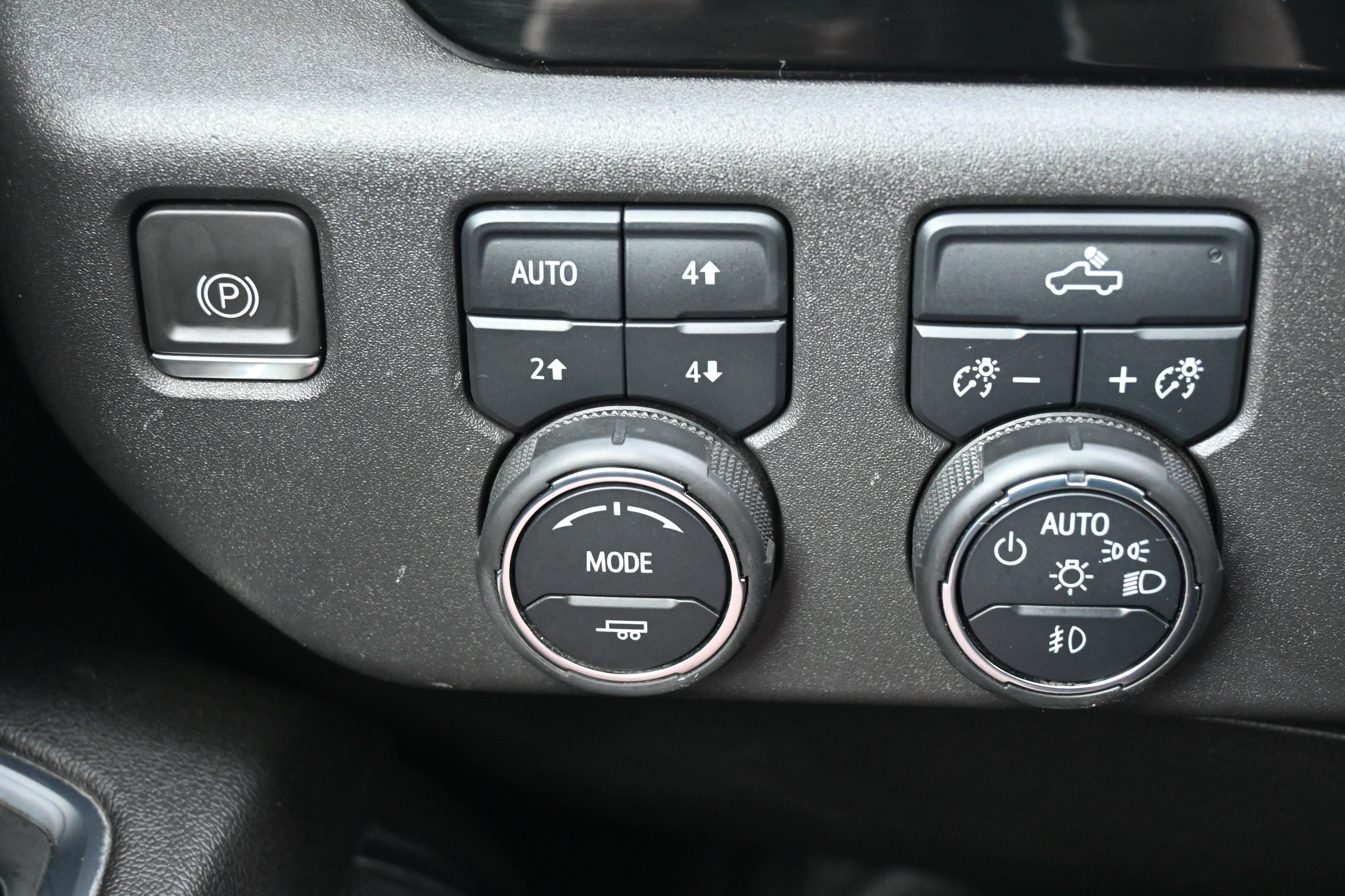 Used 2023 Chevrolet Silverado 1500 LT Trail Boss w/ Protection Package AWD/4WD image 28