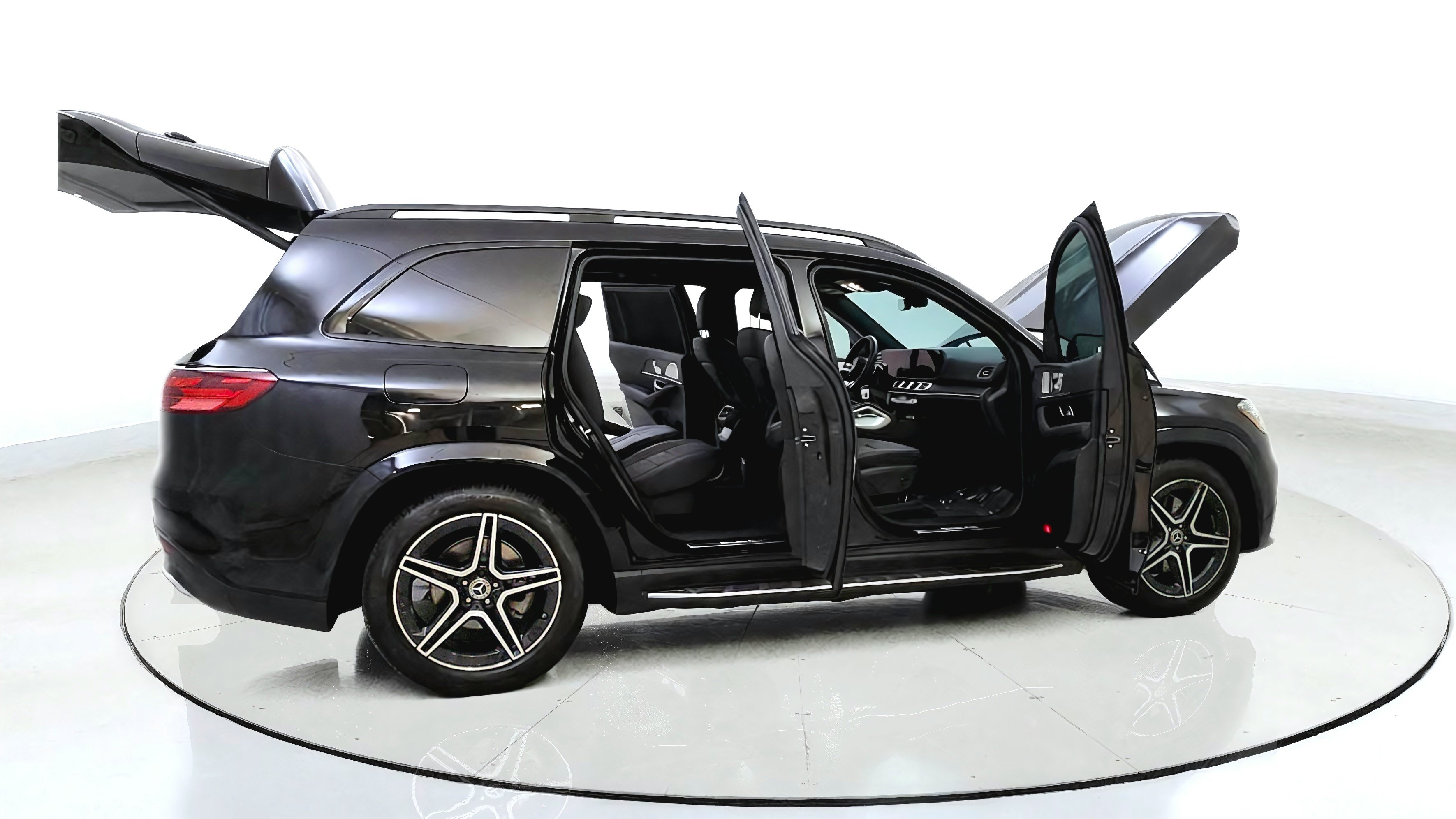 Used 2024 Mercedes-Benz GLS 450 4MATIC w/ AMG Line Exterior image 15