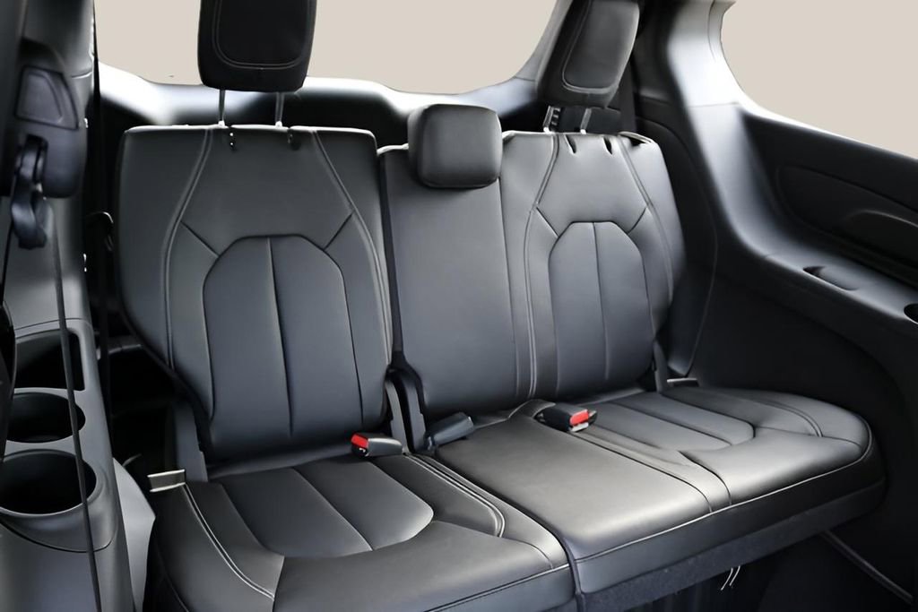 New 2026 Chrysler Pacifica Select image 19