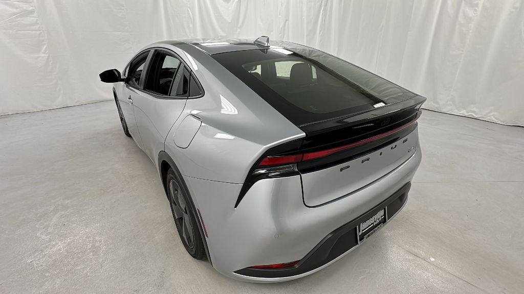 Used 2024 Toyota Prius LE image 5