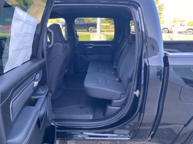 New 2026 RAM 1500 4x4 Crew Cab image 27
