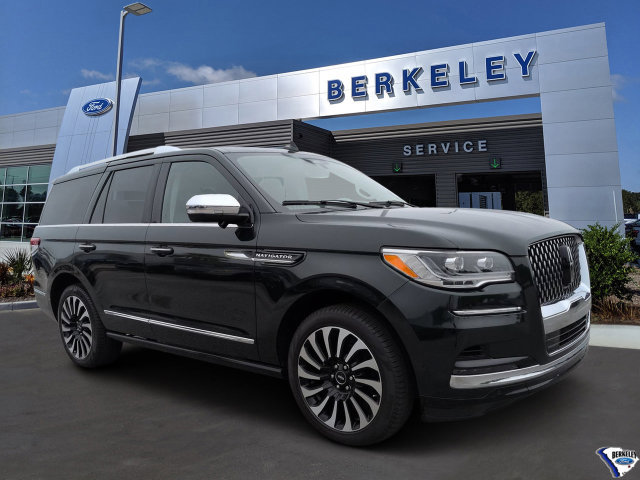 Used 2022 Lincoln Navigator Black Label AWD/4WD image 1