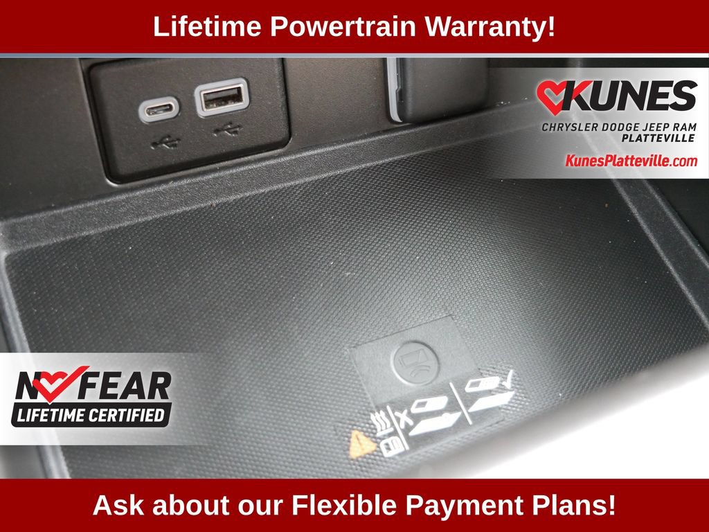 Used 2023 Chevrolet Suburban Premier AWD/4WD image 29