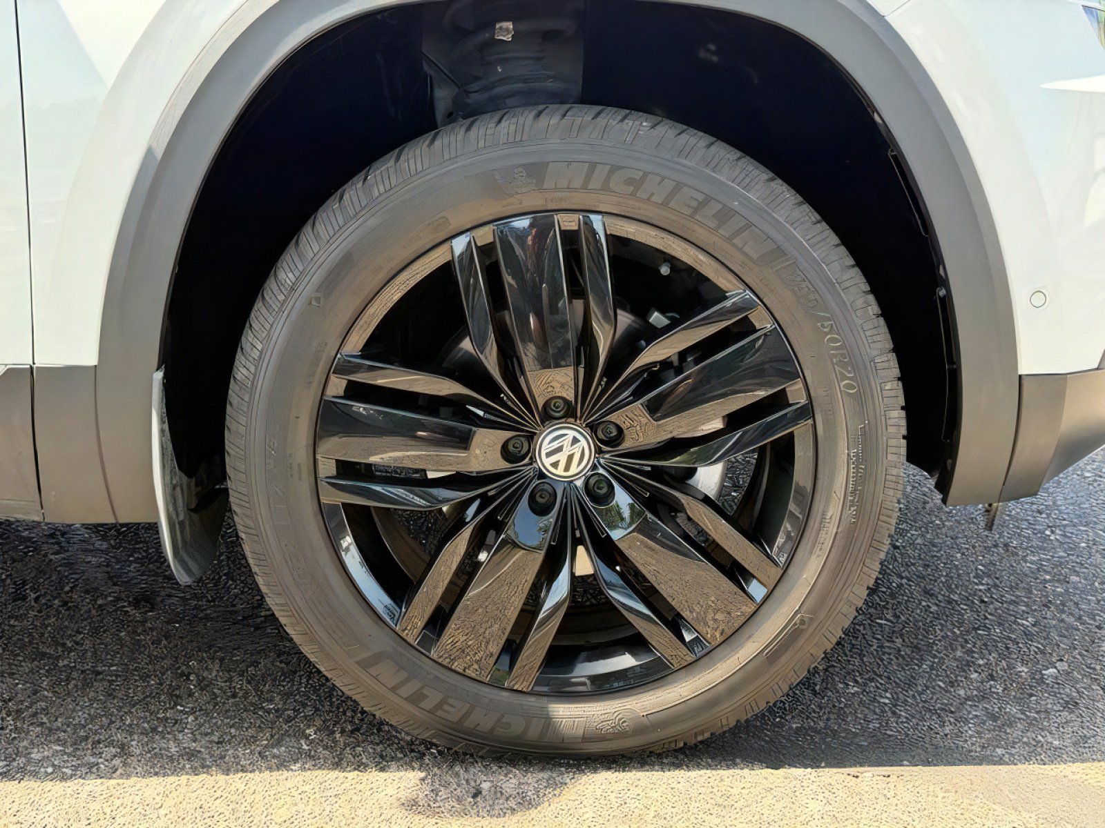 Used 2018 Volkswagen Atlas SEL Premium AWD/4WD image 8