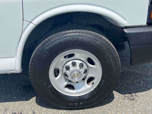 Used 2024 Chevrolet Express 2500 w/ Driver Convenience Package RWD image 17