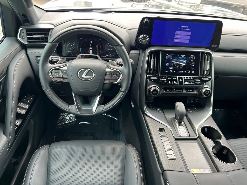 Used 2025 Lexus LX 700h Luxury image 19