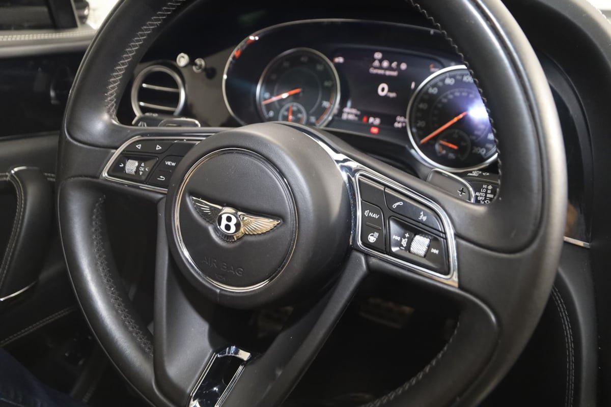 Used 2018 Bentley Bentayga AWD/4WD image 51