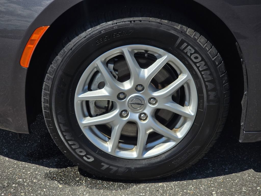 Used 2021 Chrysler Voyager Lxi image 11