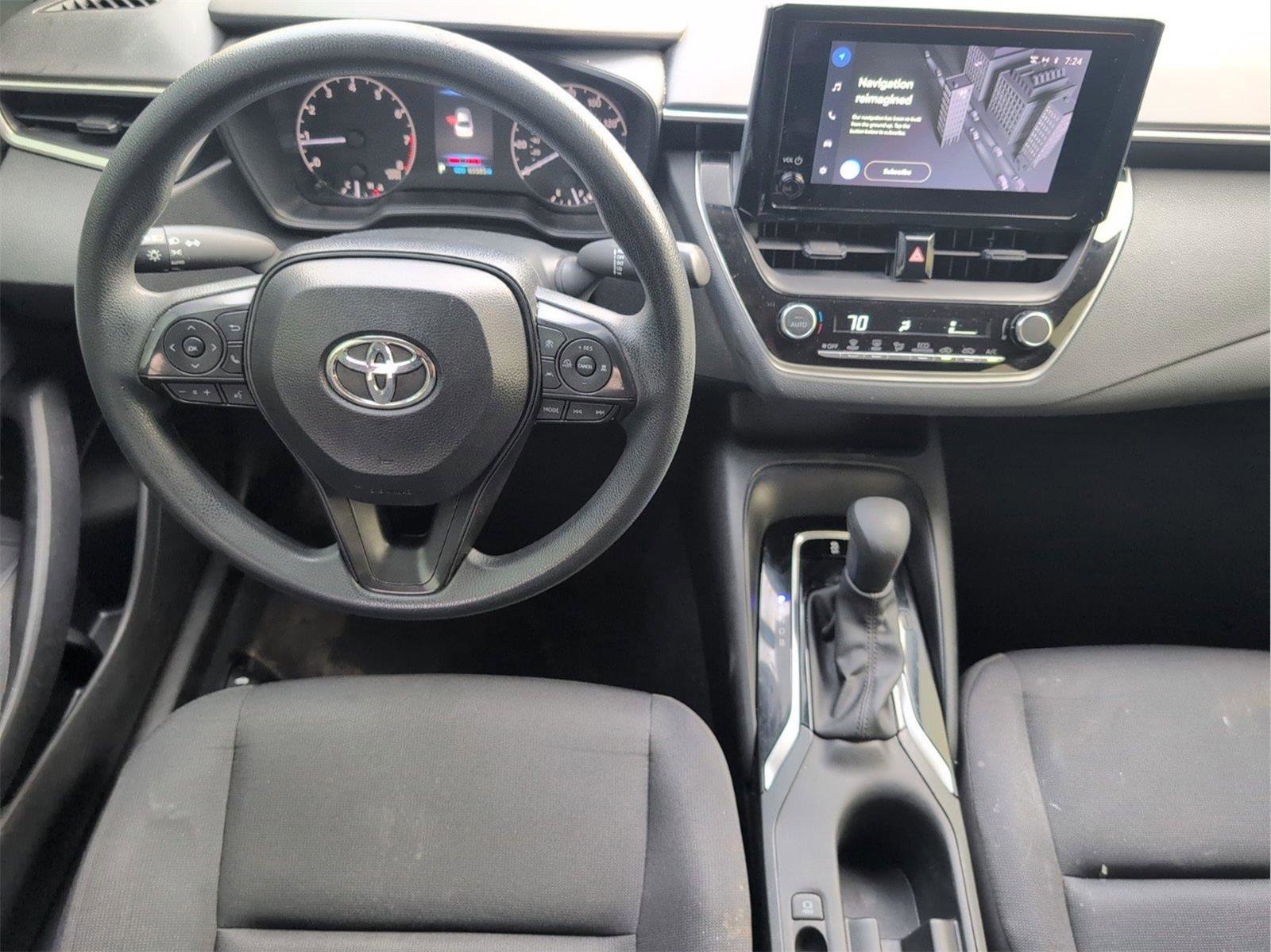 Used 2024 Toyota Corolla LE image 32
