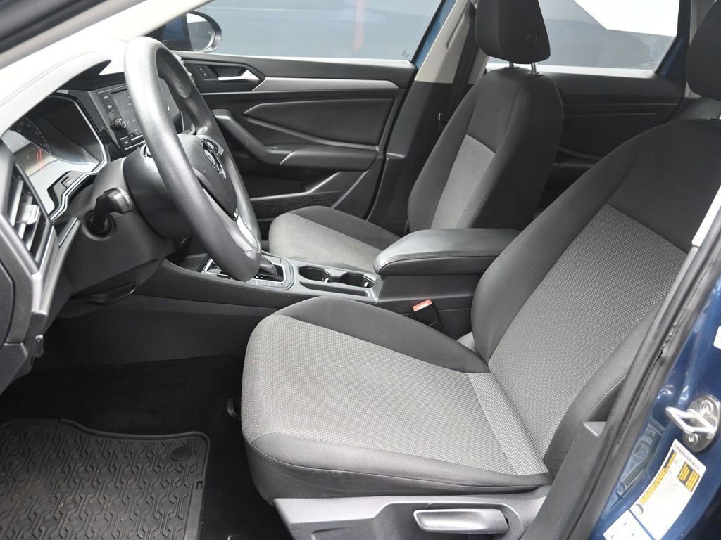 Used 2020 Volkswagen Jetta SE image 18