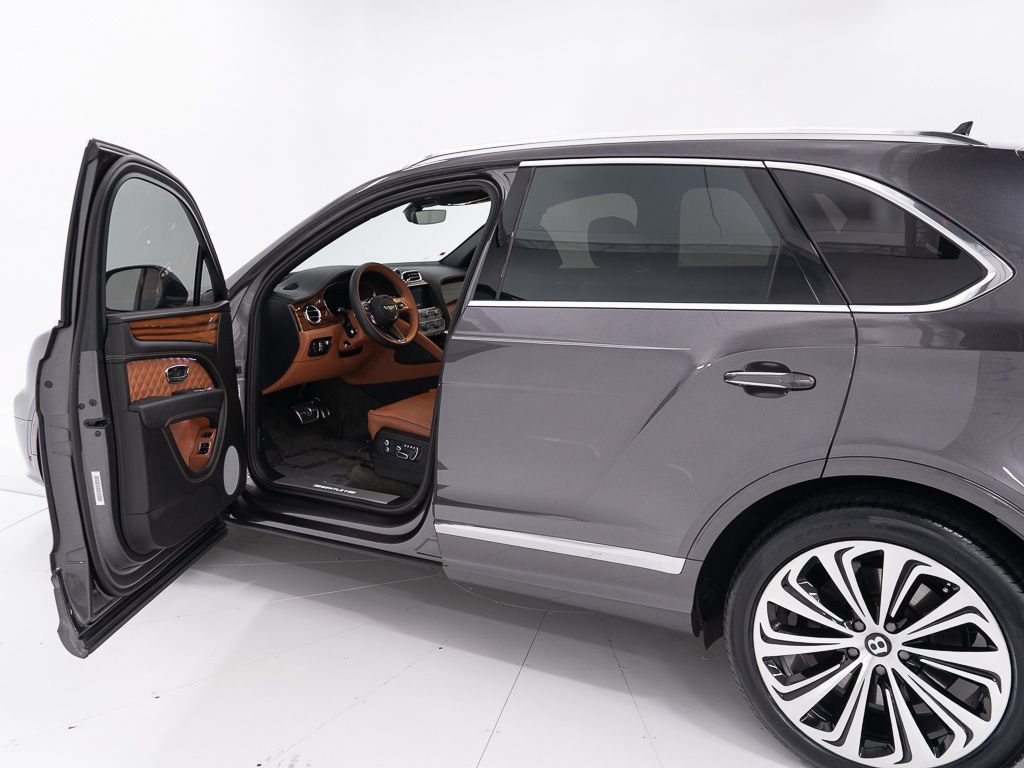 Certified 2022 Bentley Bentayga AWD/4WD image 9