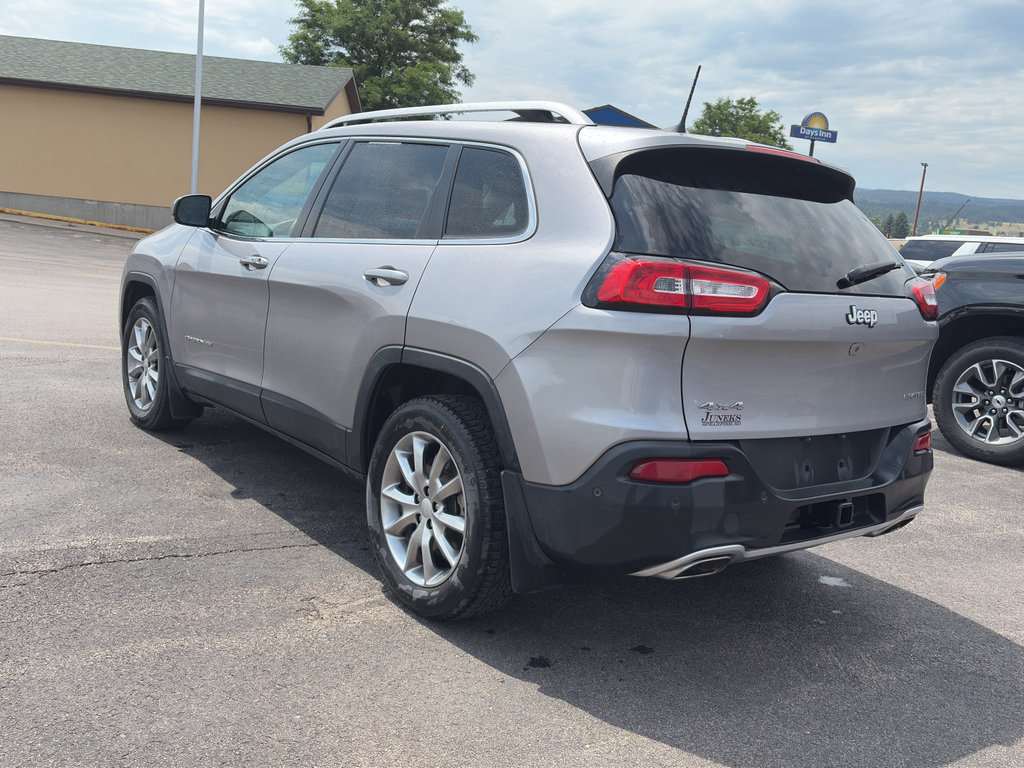 Used 2018 Jeep Cherokee Limited w/ Technology Group AWD/4WD image 2