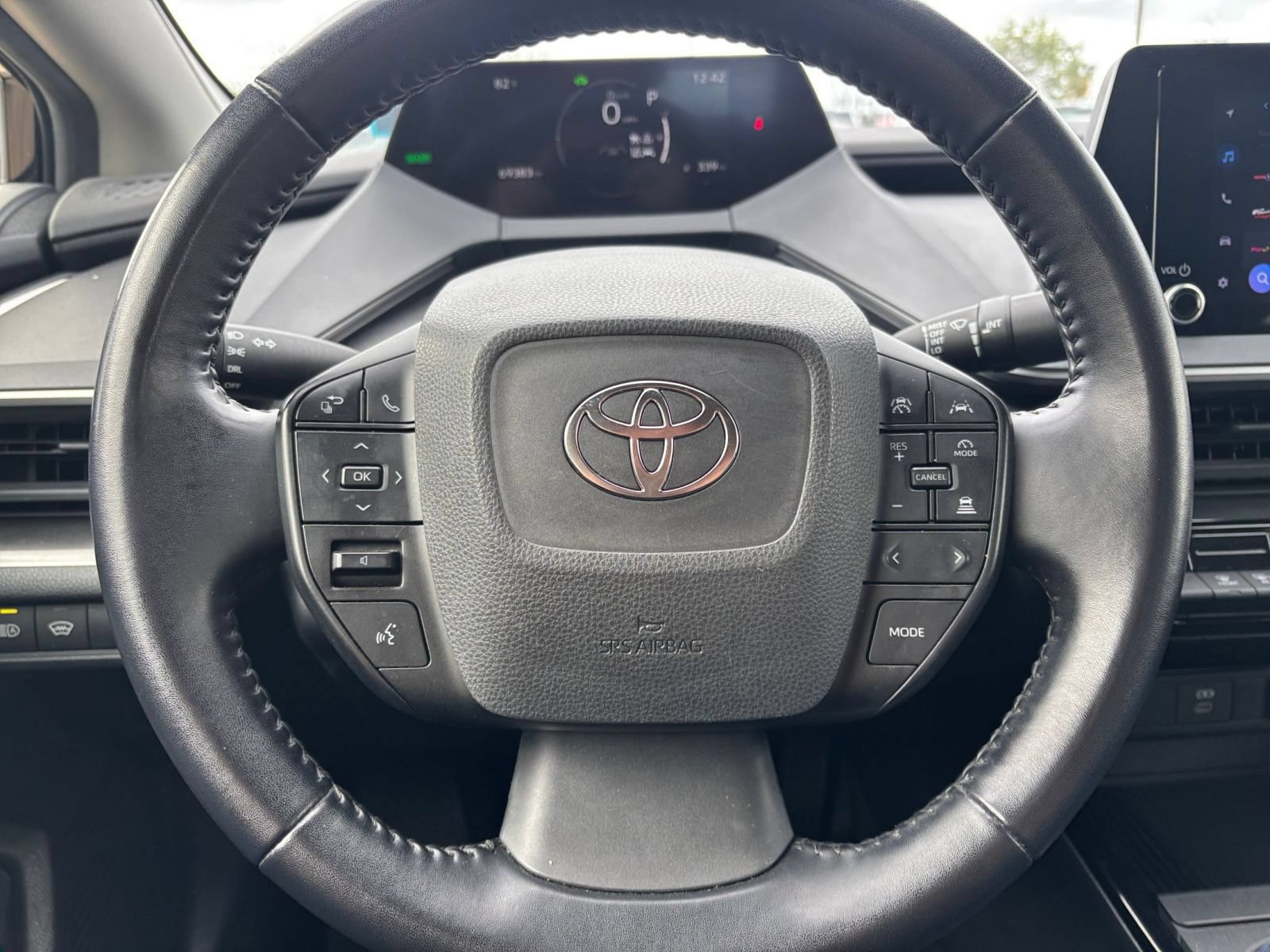Used 2023 Toyota Prius LE FWD image 25