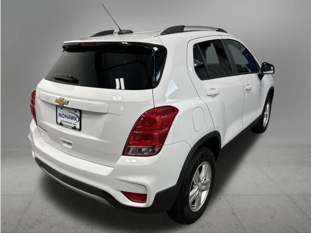Used 2021 Chevrolet Trax LT w/ LT Convenience Package AWD/4WD image 5