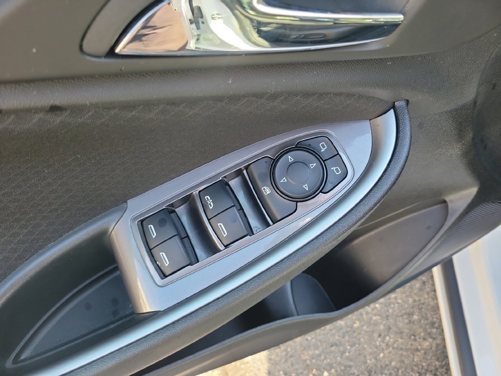 Used 2025 Chevrolet Malibu LT FWD image 21