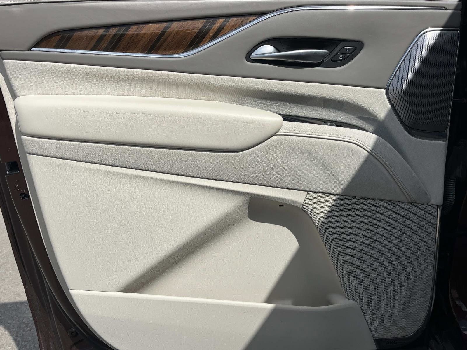 Used 2022 Cadillac Escalade ESV Sport Platinum image 17