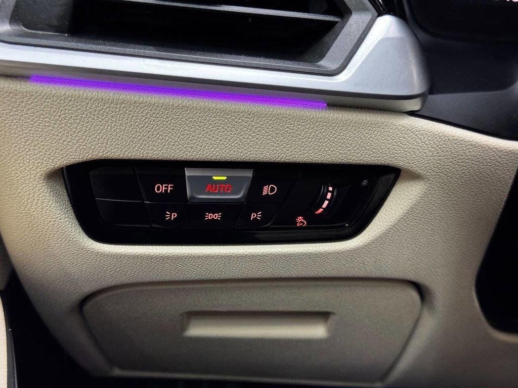 Used 2021 BMW 330i Sedan w/ Premium Package image 31