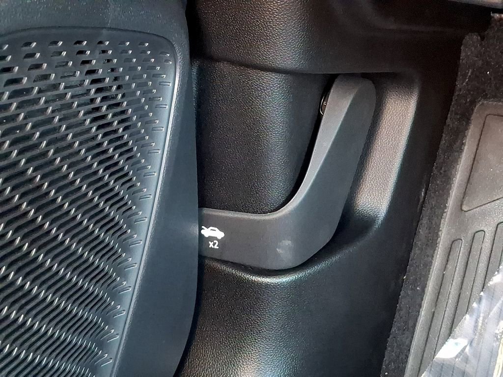 New 2026 Chevrolet Equinox EV LT w/ Comfort Package FWD image 17