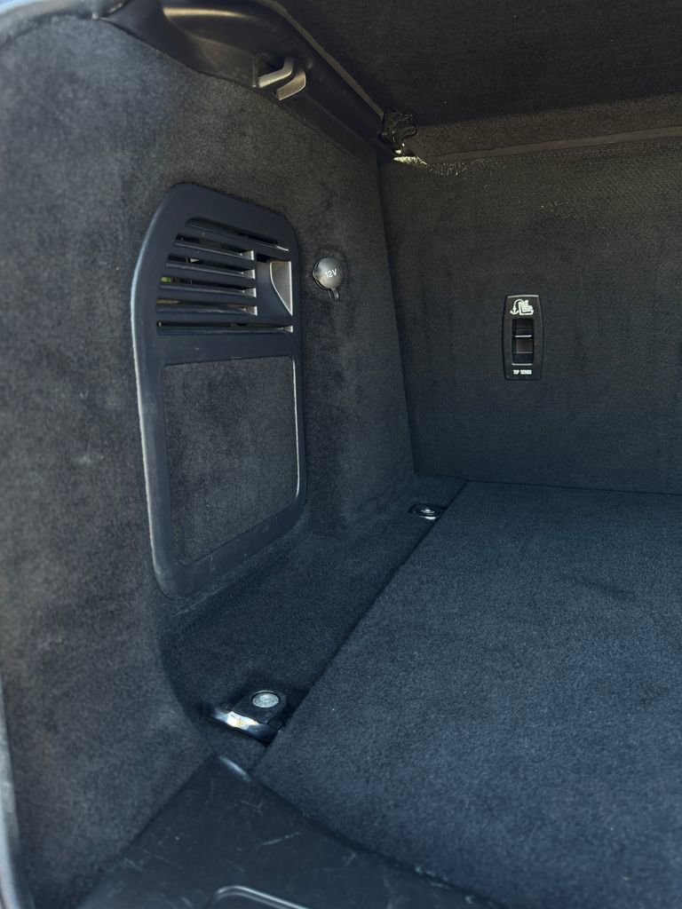 Used 2019 Land Rover Range Rover Evoque SE Premium image 11