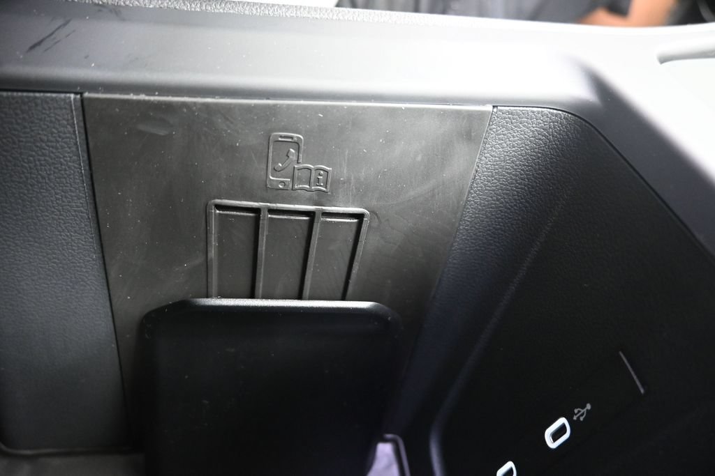 New 2026 Volkswagen Tiguan SE R-Line FWD image 16
