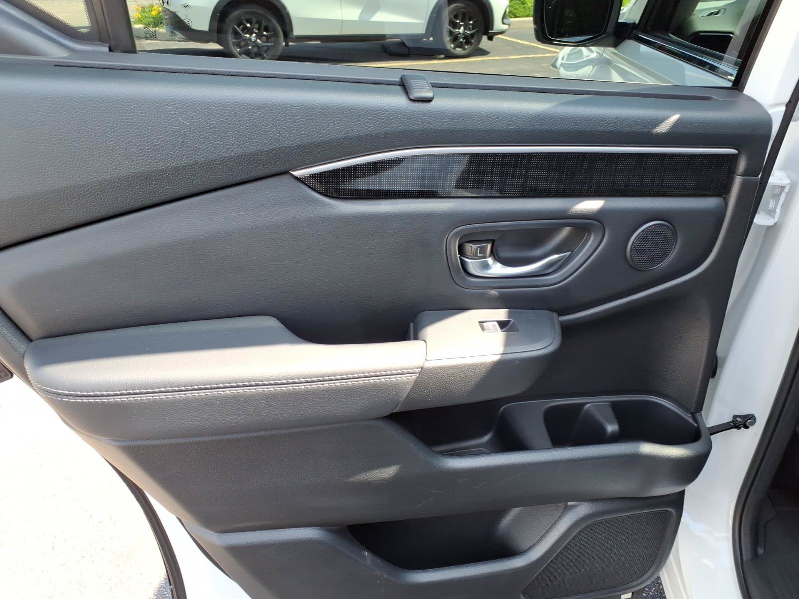 Used 2023 Honda Pilot Elite image 9