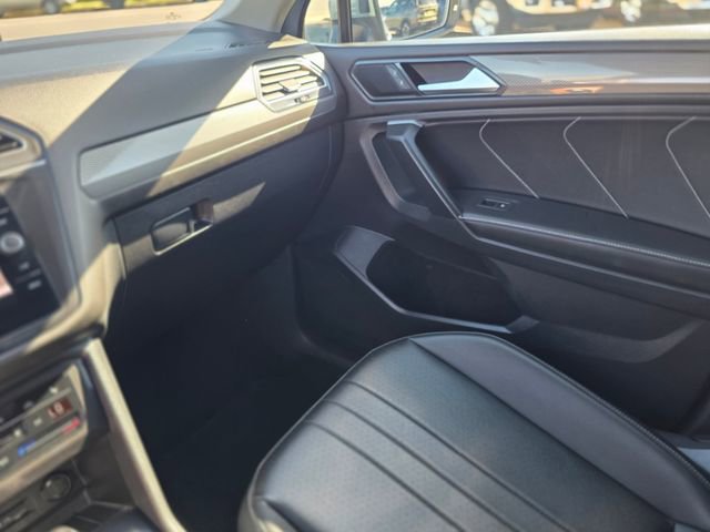 Used 2024 Volkswagen Tiguan Wolfsburg Edition image 38