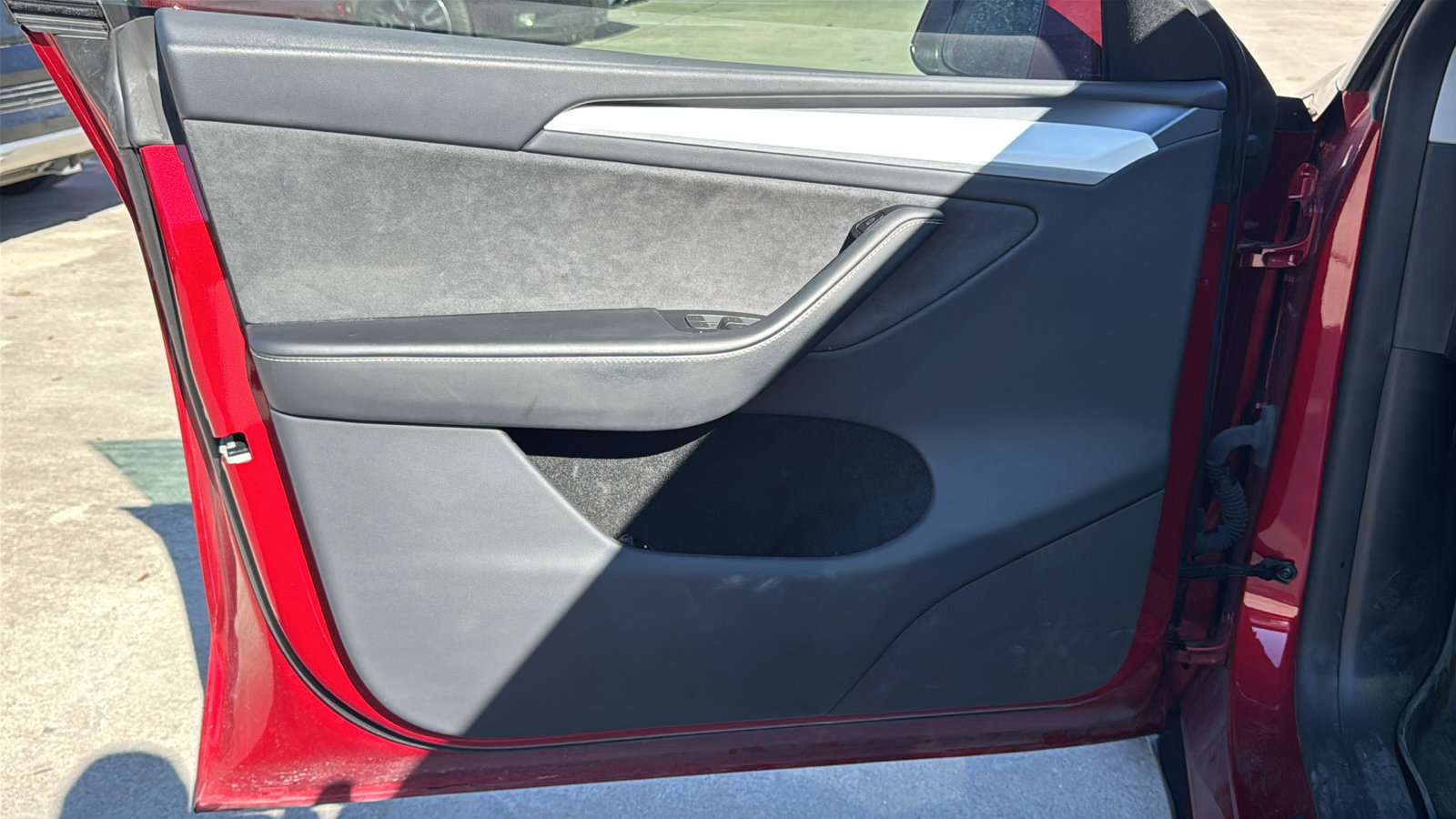 Used 2024 Tesla Model Y Performance image 12